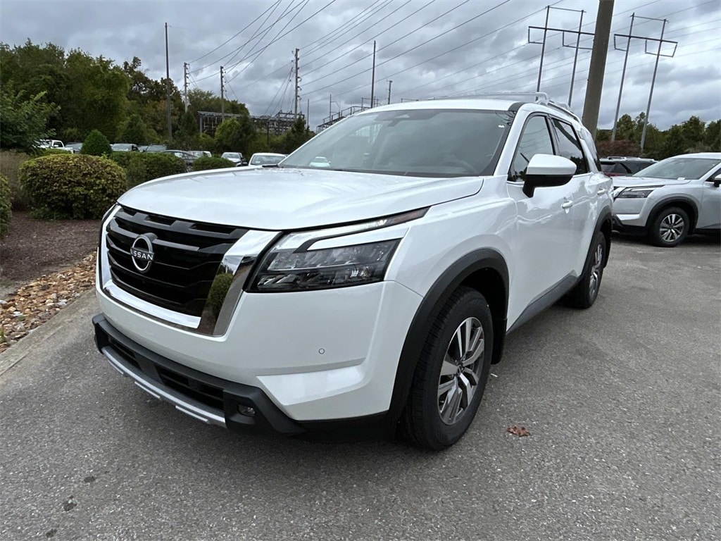 New 2025 Nissan Pathfinder SL SUV