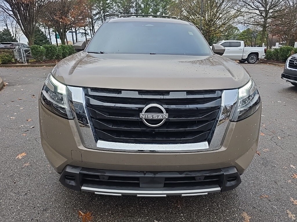 2024 Nissan Pathfinder Platinum photo 3