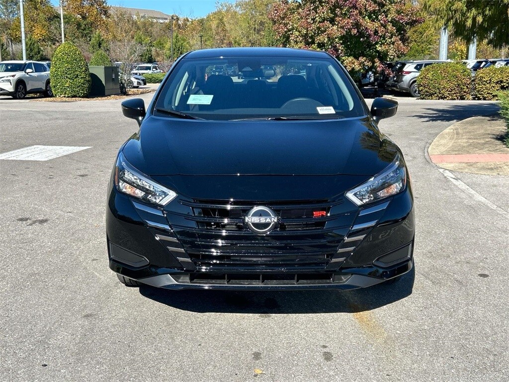 2025 Nissan Versa 1.6 SR photo 2