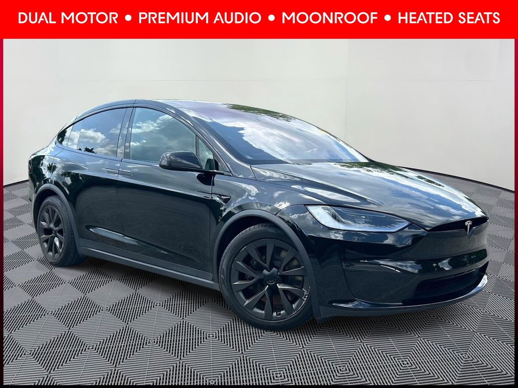 2024 Tesla Model X Long Range's photo