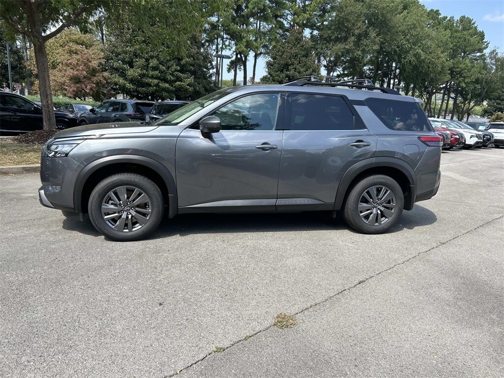 2025 Nissan Pathfinder SV photo 4