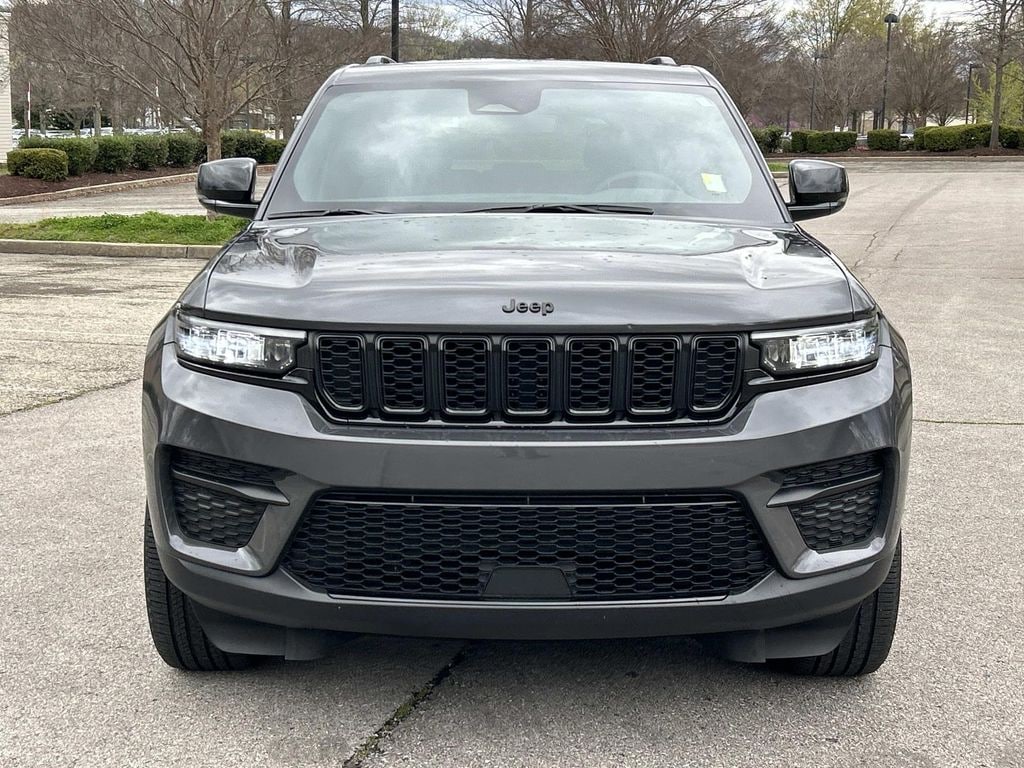 Used 2024 Jeep Grand Cherokee Laredo SUV