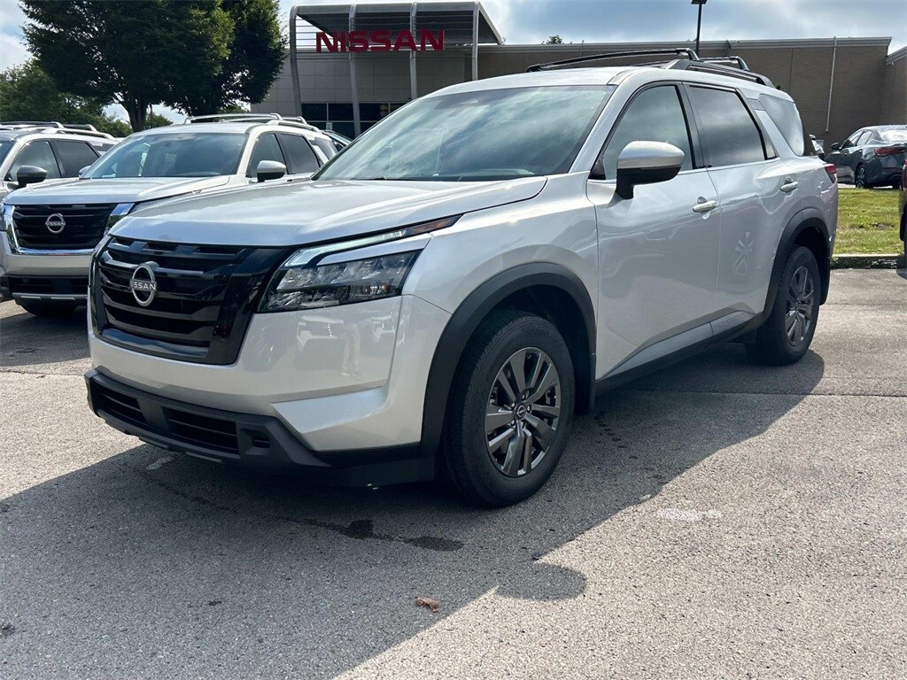 2025 Nissan Pathfinder SV photo 2