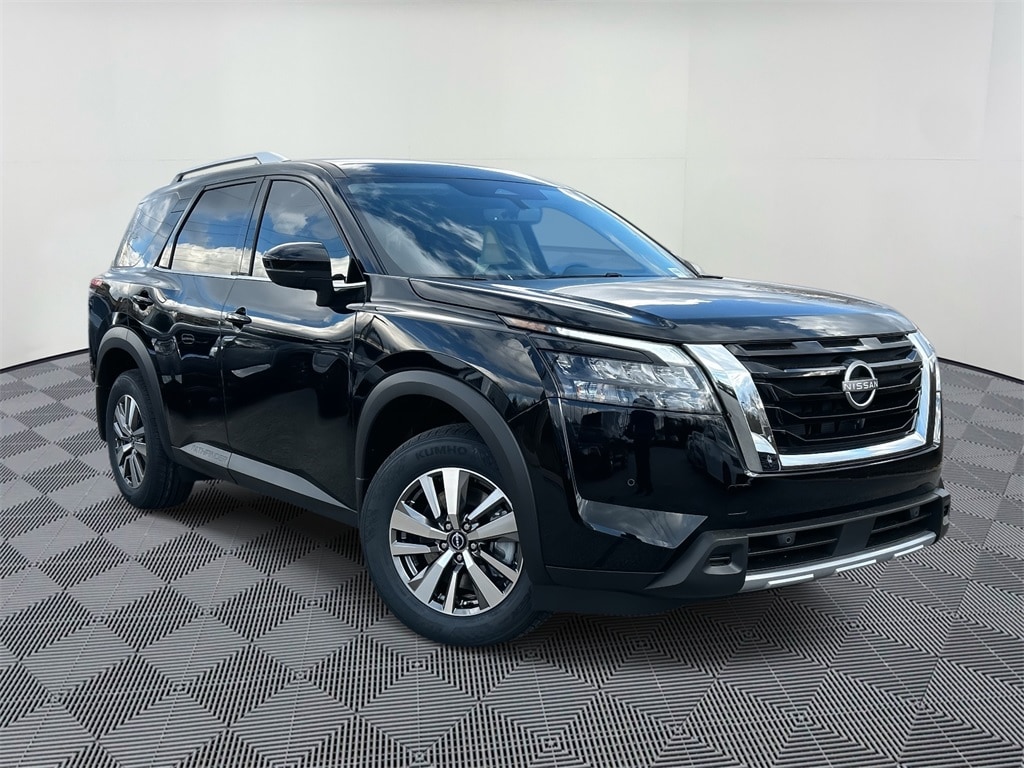 2025 Nissan Pathfinder SL's photo