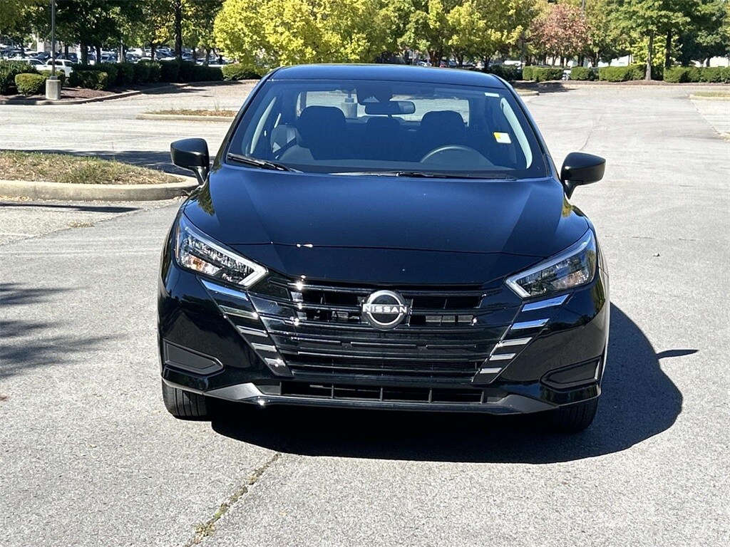 2025 Nissan Versa 1.6 S photo 2