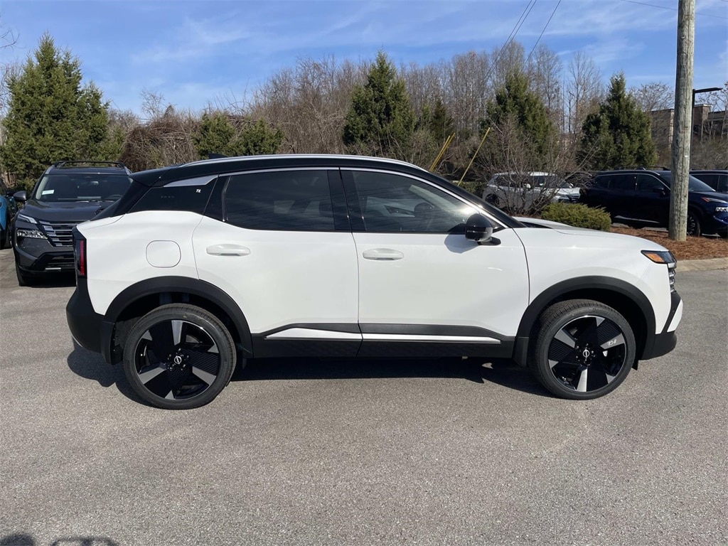 New 2026 Nissan Kicks SR SUV