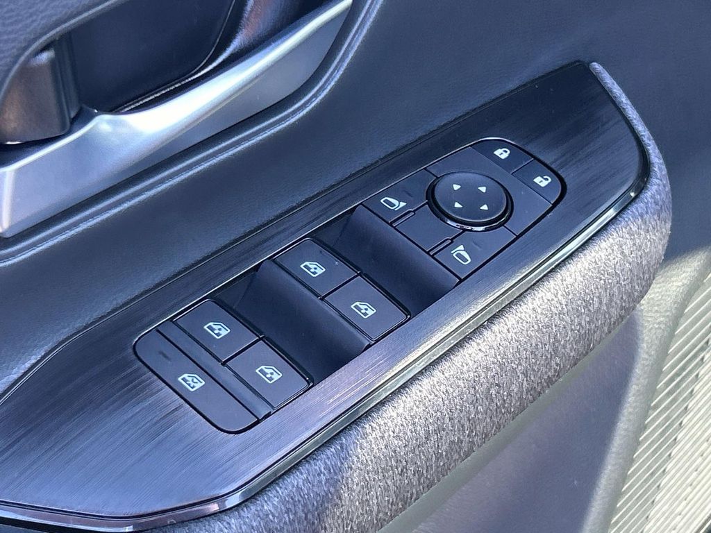 2026 Nissan KICKS SV - Photo 16
