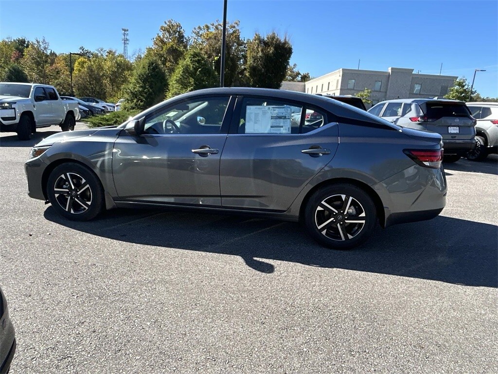 2025 Nissan Sentra SV photo 3