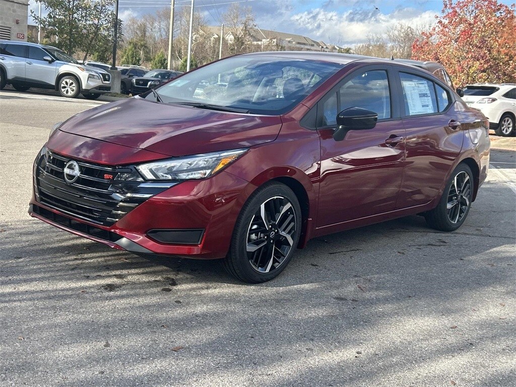2025 Nissan Versa 1.6 SR photo 3