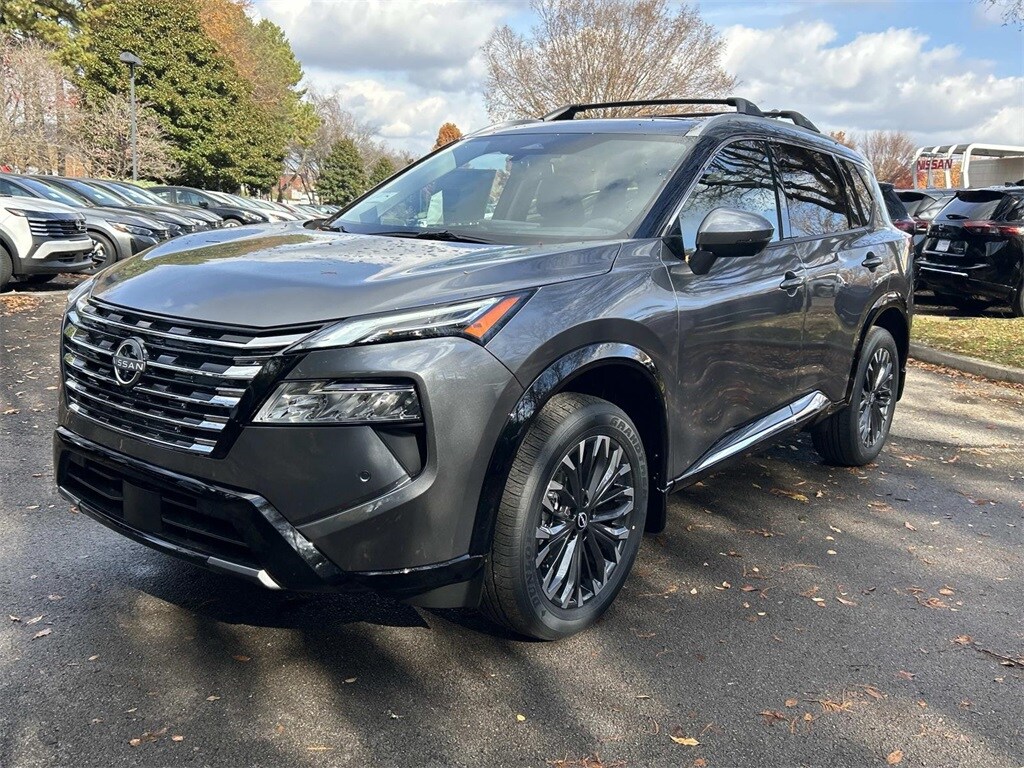 2026 Nissan Rogue Platinum photo 3