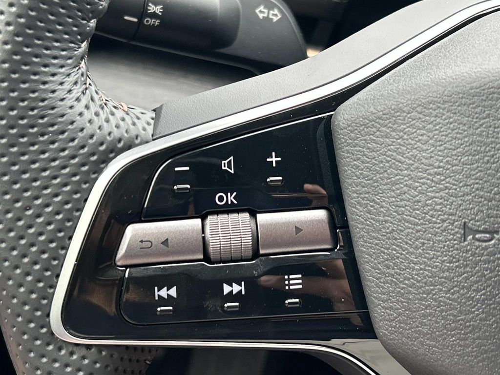 2025 Nissan ARIYA Engage+ - Photo 28