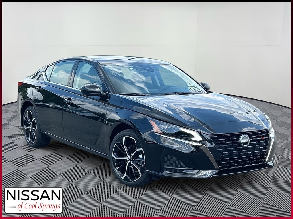 2025 Nissan Altima SR's photo