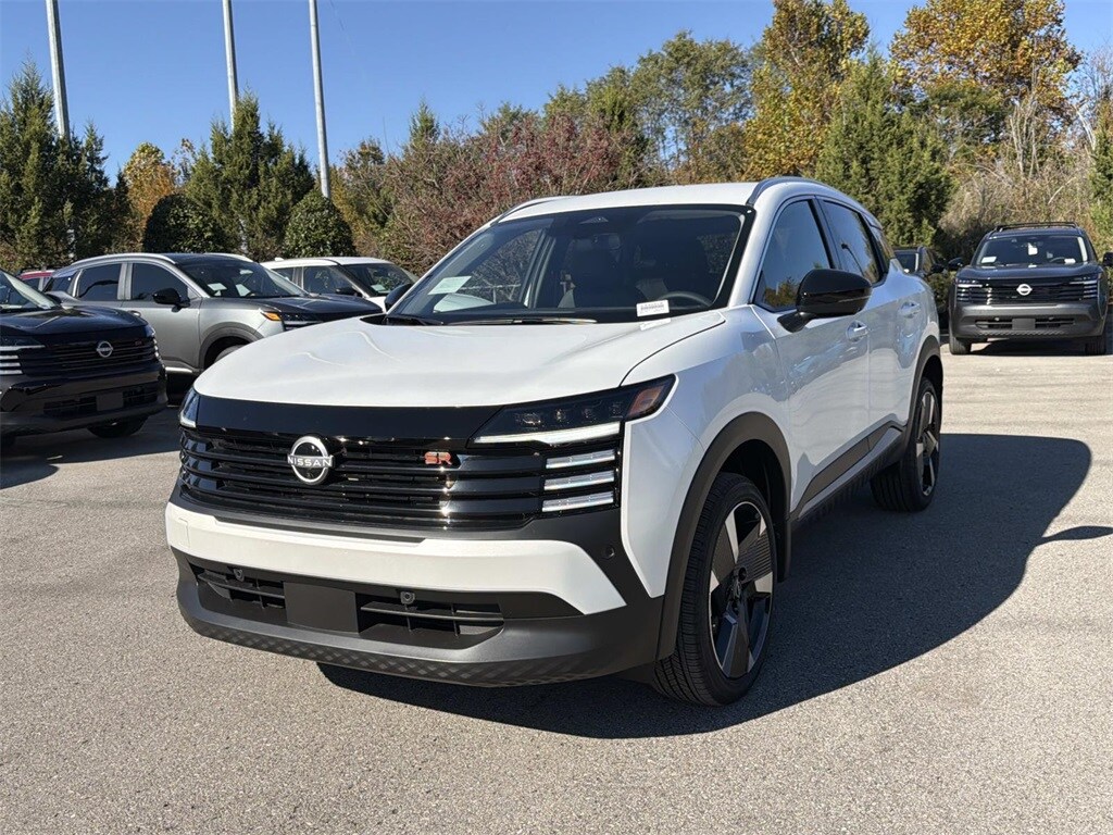 2026 Nissan Kicks SR photo 2