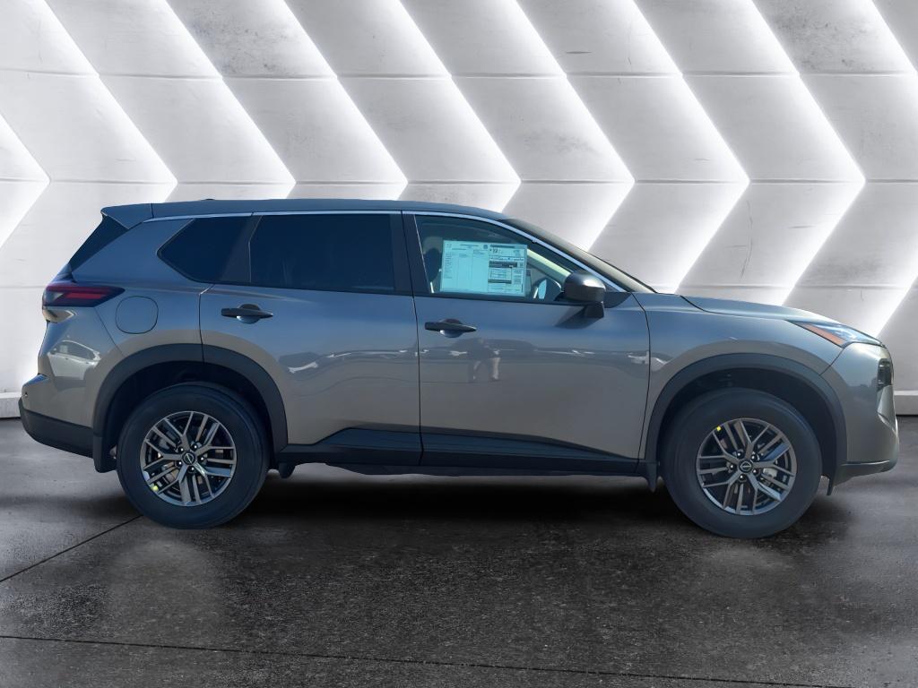 2026 Nissan Rogue S photo 2