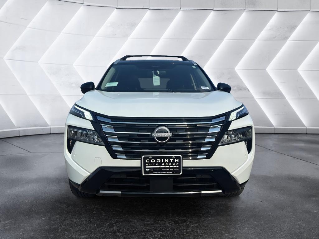 2026 Nissan Rogue Platinum photo 2