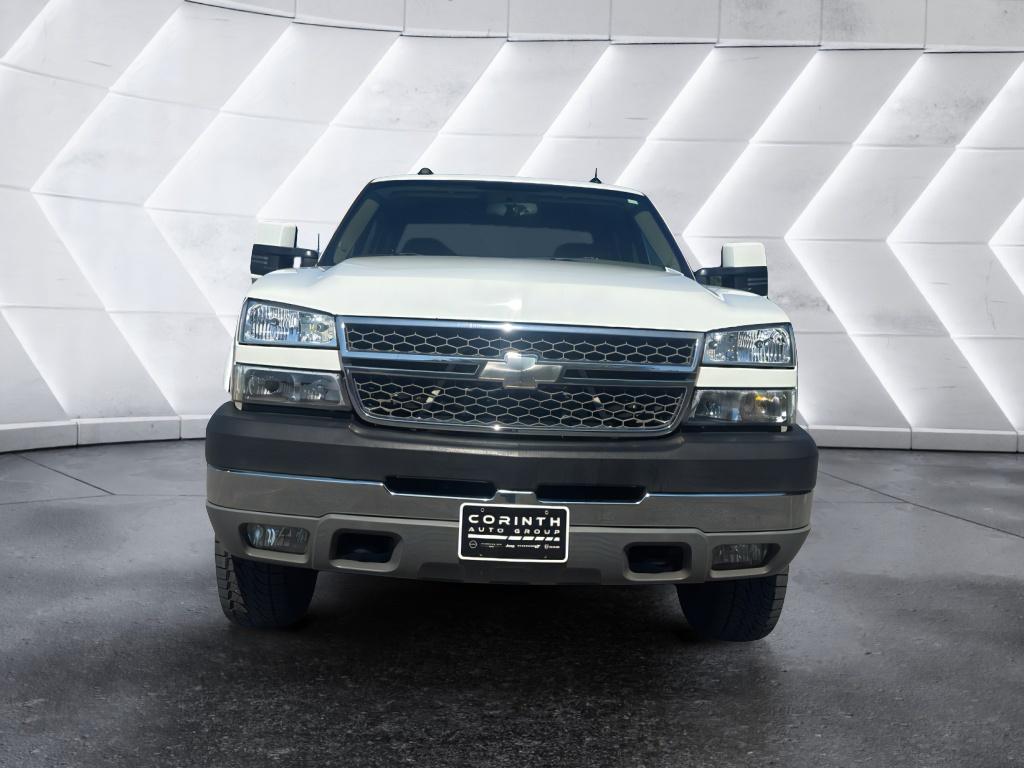 2005 Chevrolet Silverado 2500HD LT photo 2