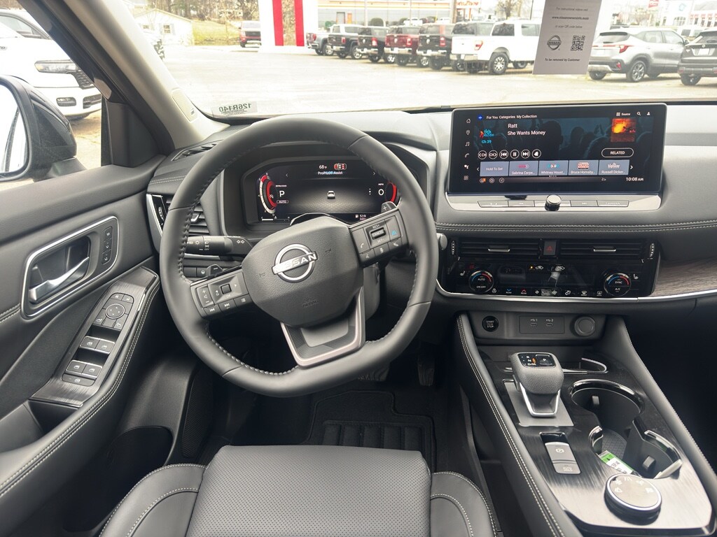 2026 Nissan Rogue Platinum - Photo 13