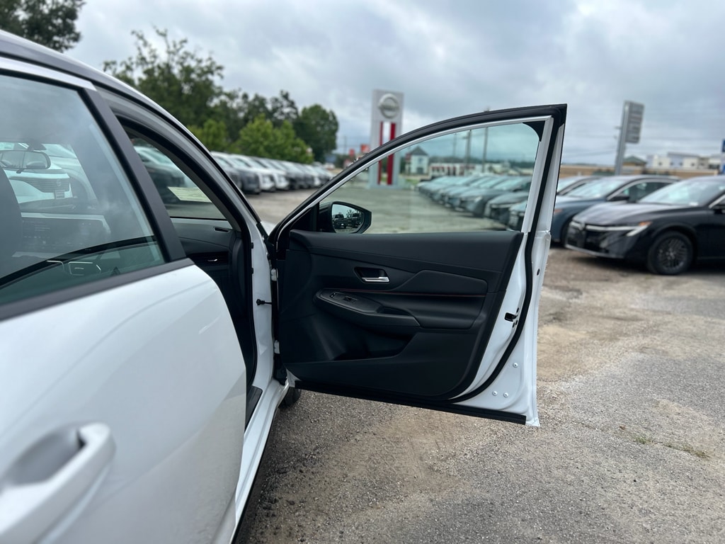 2026 Nissan Sentra SR - Photo 21