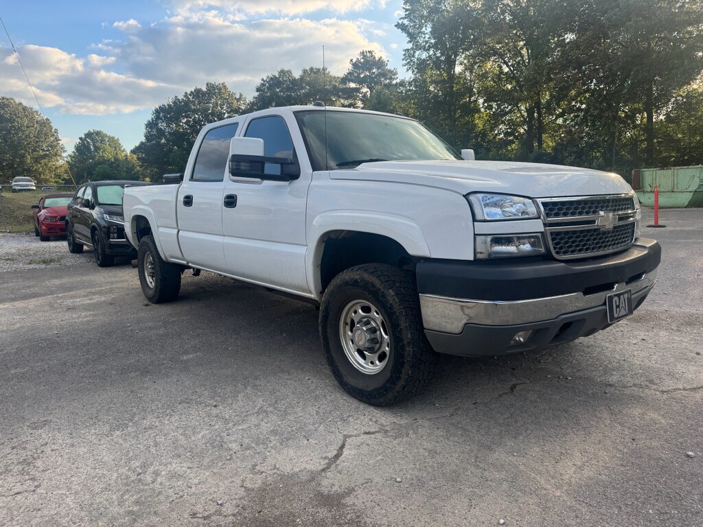 2005 Chevrolet Silverado 2500HD LT photo 2