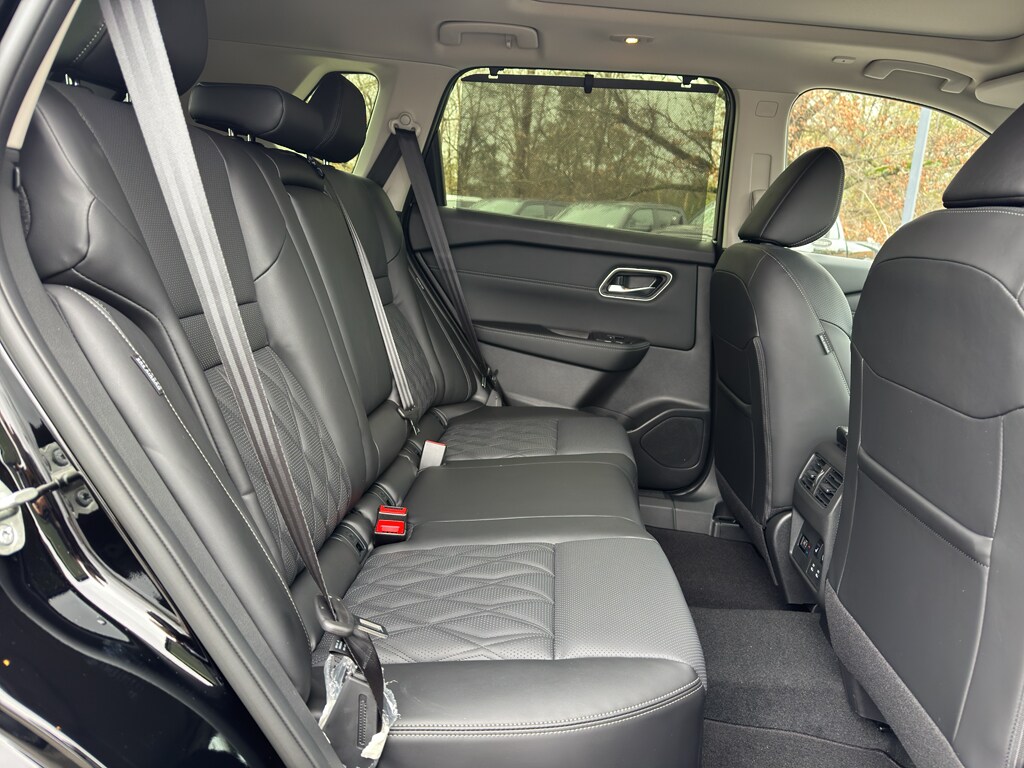 2026 Nissan Rogue Platinum - Photo 17