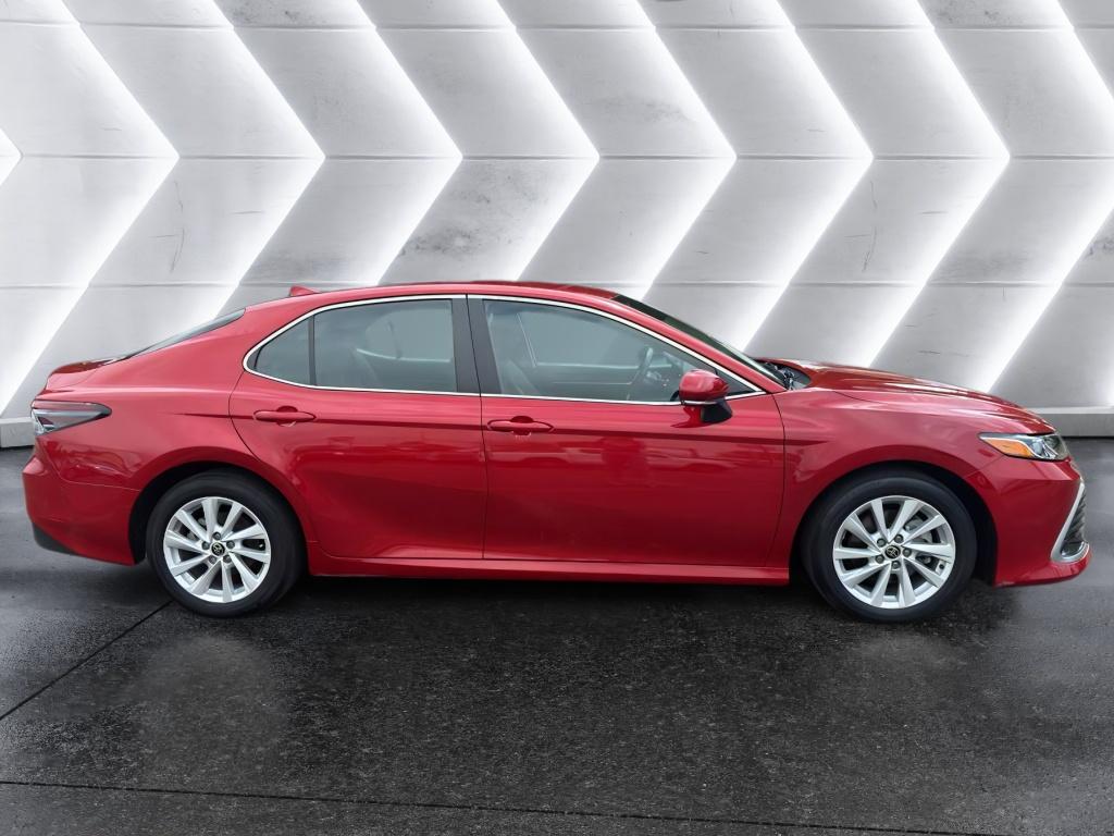 2023 Toyota Camry LE photo 4