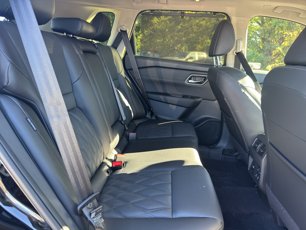 2026 Nissan Rogue Platinum - Photo 17