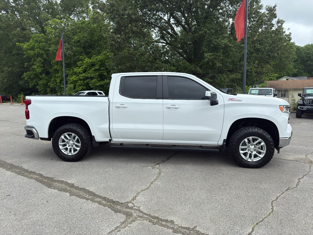 2024 Chevrolet Silverado 1500 photo 3