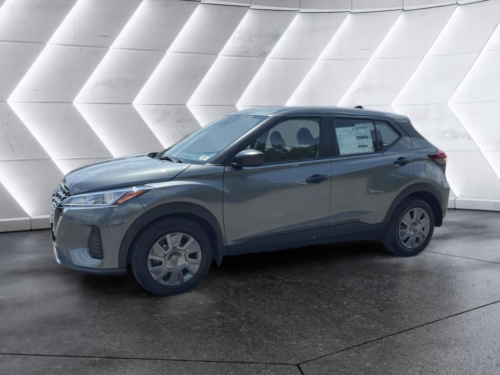 2025 Nissan Kicks Play S photo 2