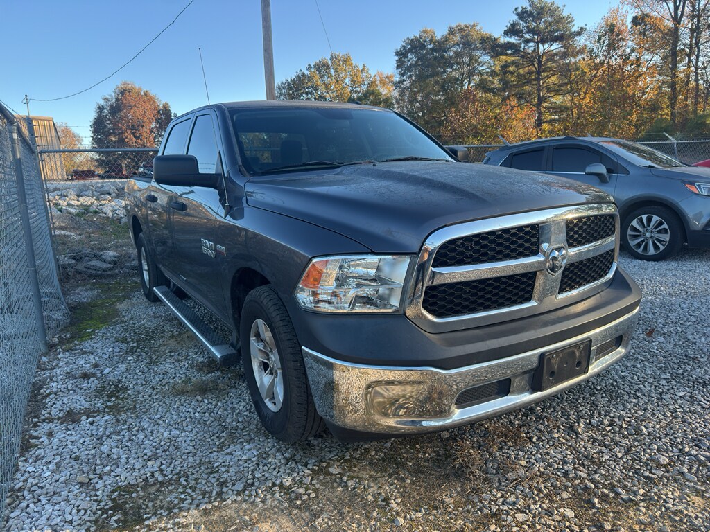 2017 Ram 1500 Tradesman photo 3