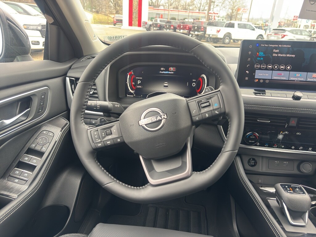 2026 Nissan Rogue Platinum - Photo 14