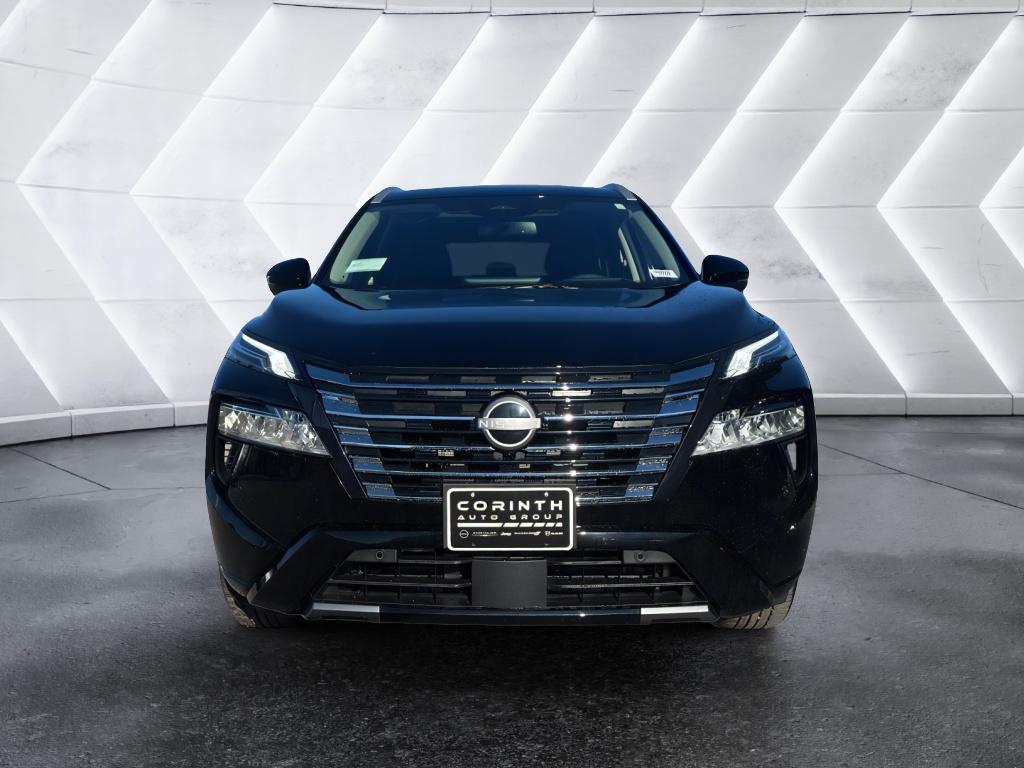 2026 Nissan Rogue Platinum photo 2