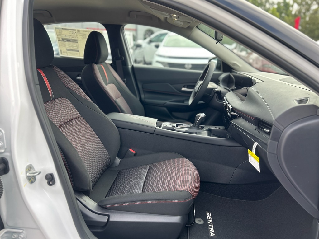2026 Nissan Sentra SR - Photo 11
