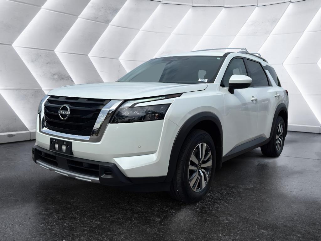2025 Nissan Pathfinder SL photo 2