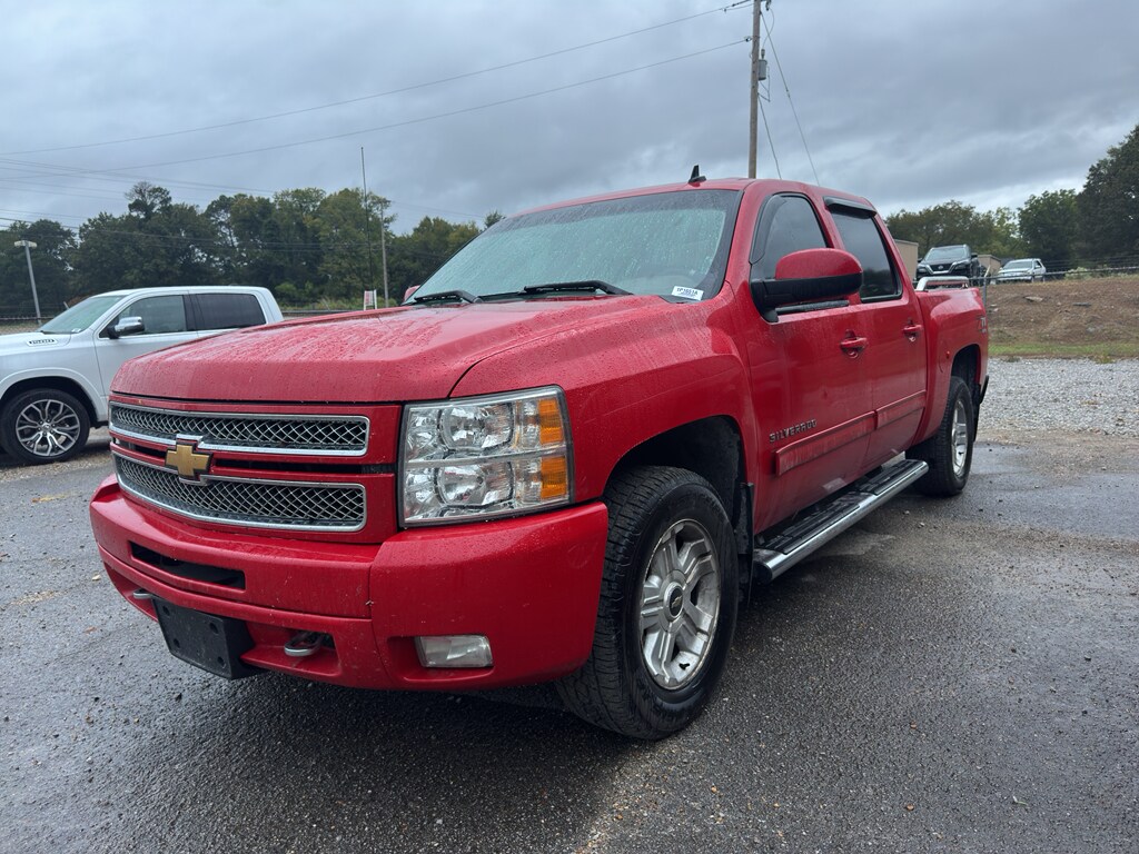 2012 Chevrolet Silverado 1500 LT photo 3