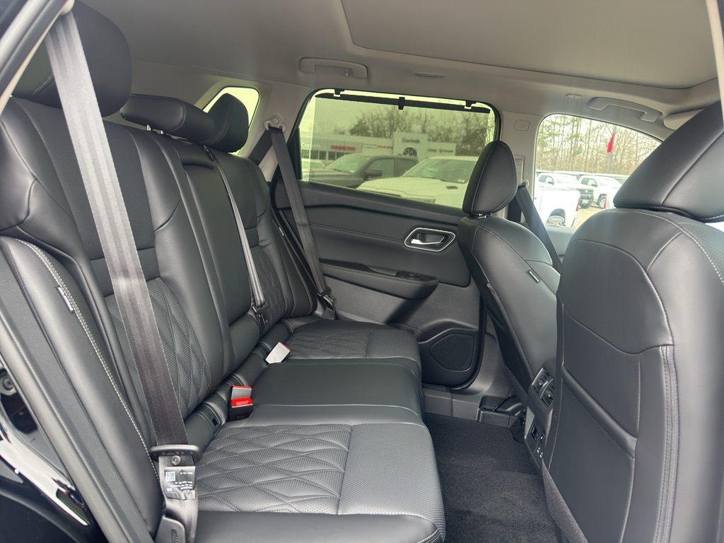 2026 Nissan Rogue Platinum - Photo 18