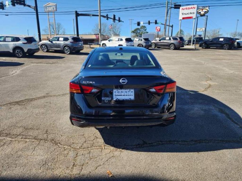 2025 Nissan Altima S photo 3