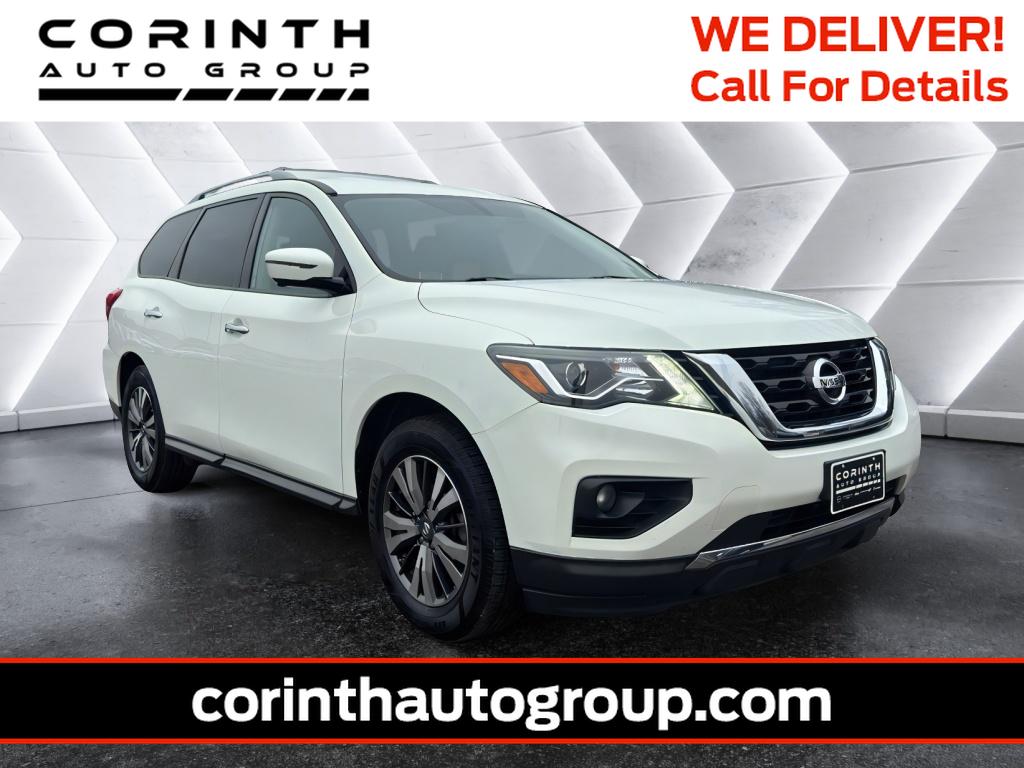 2017 Nissan Pathfinder SL's photo