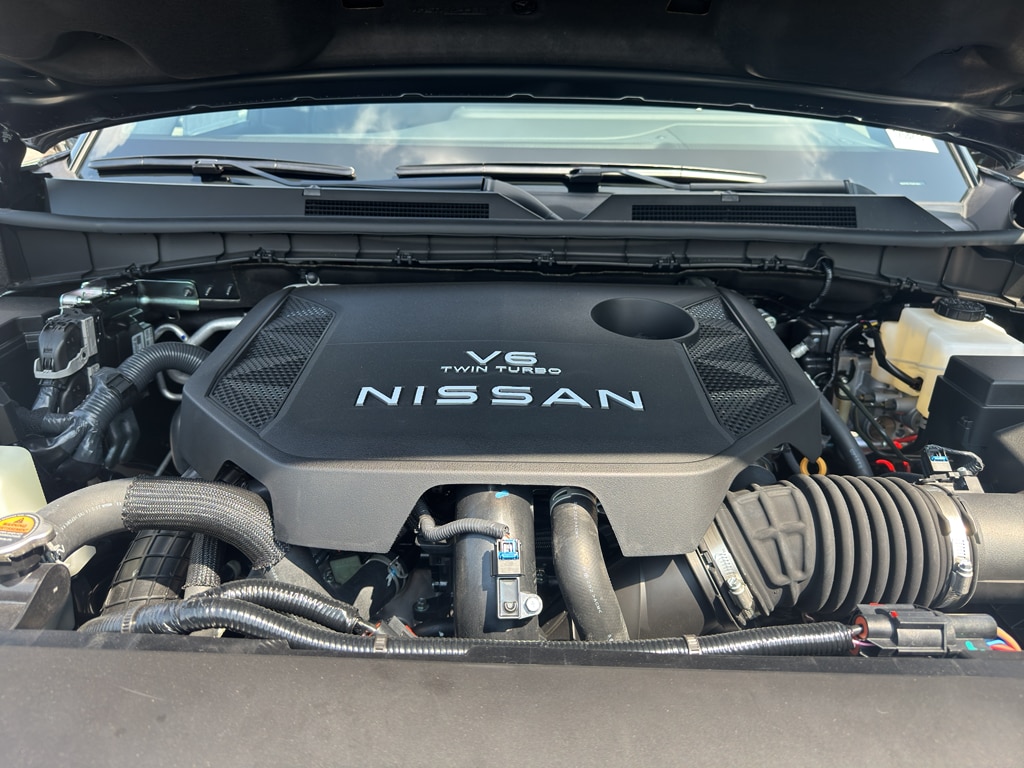 2025 Nissan Armada PRO-4X - Photo 11