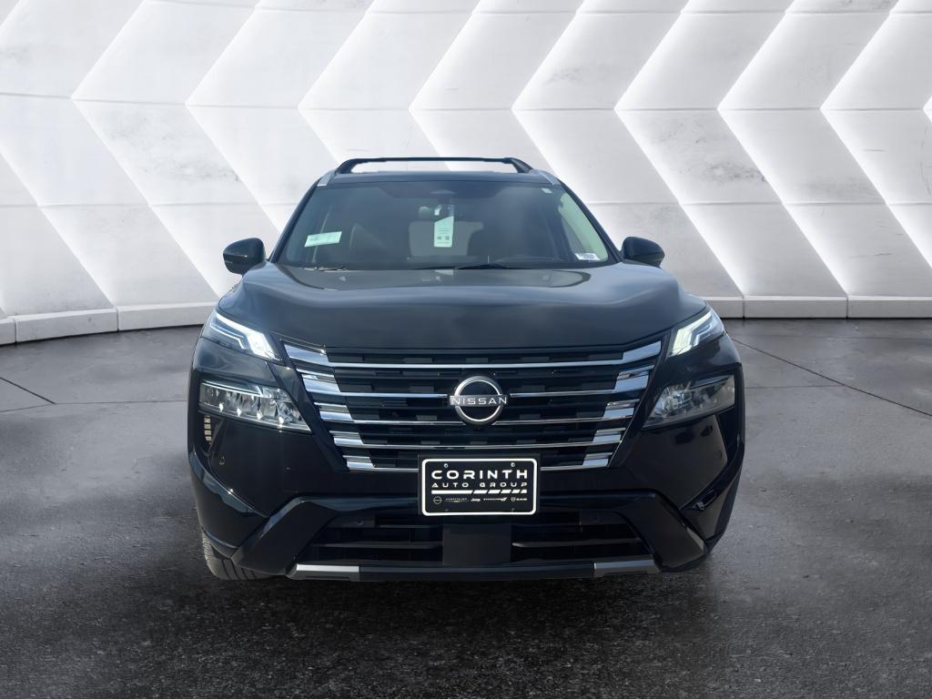 2026 Nissan Rogue Platinum photo 2