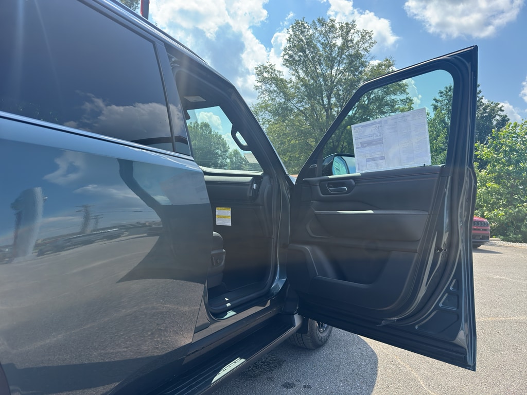 2025 Nissan Armada PRO-4X - Photo 21