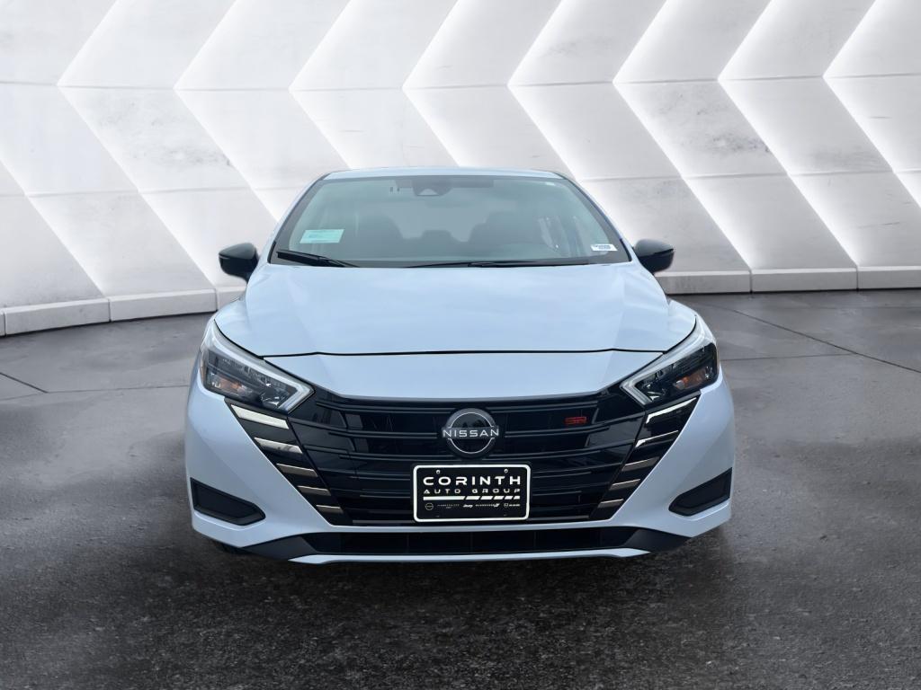 2025 Nissan Versa 1.6 SR photo 2