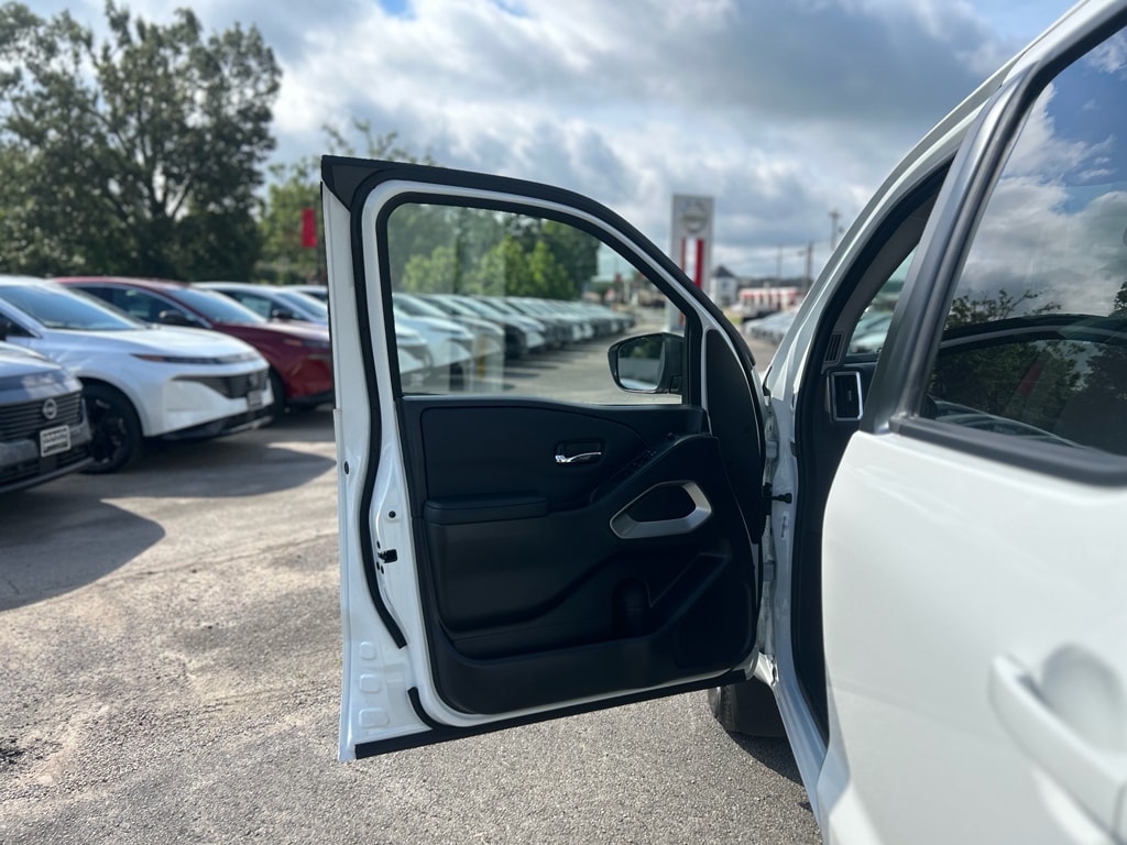 2026 Nissan Frontier SV - Photo 16
