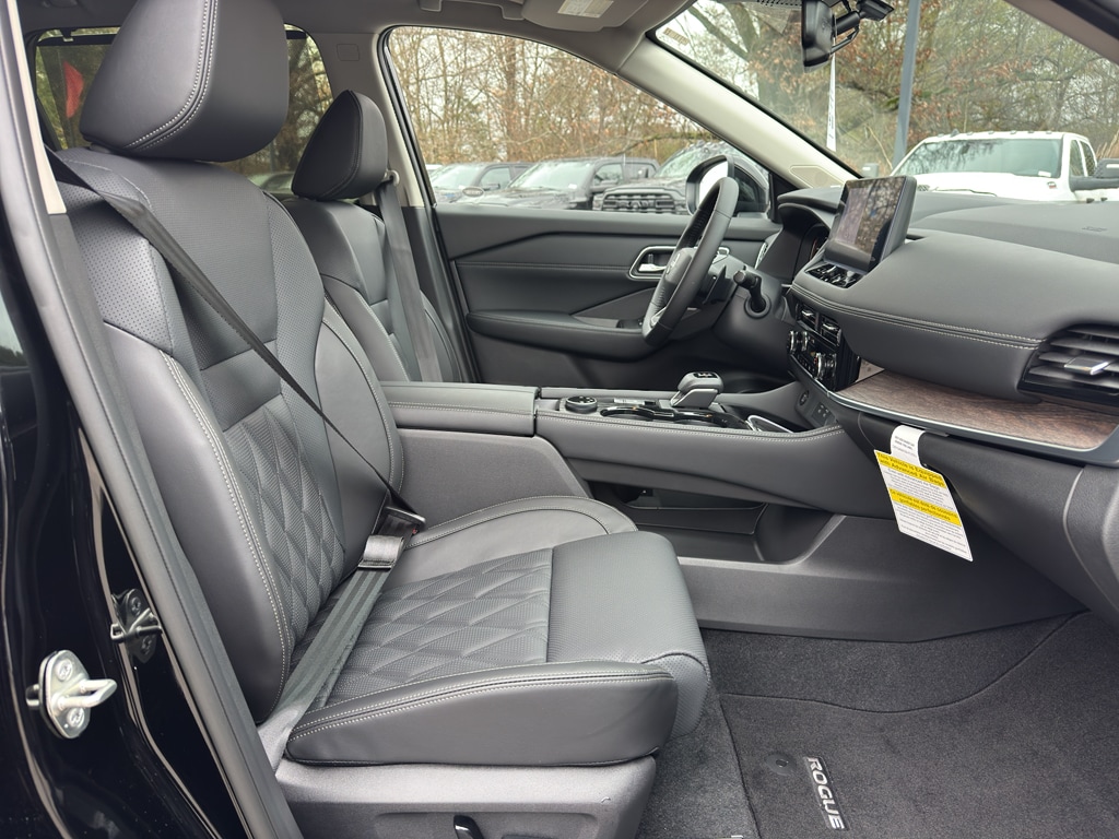 2026 Nissan Rogue Platinum - Photo 16