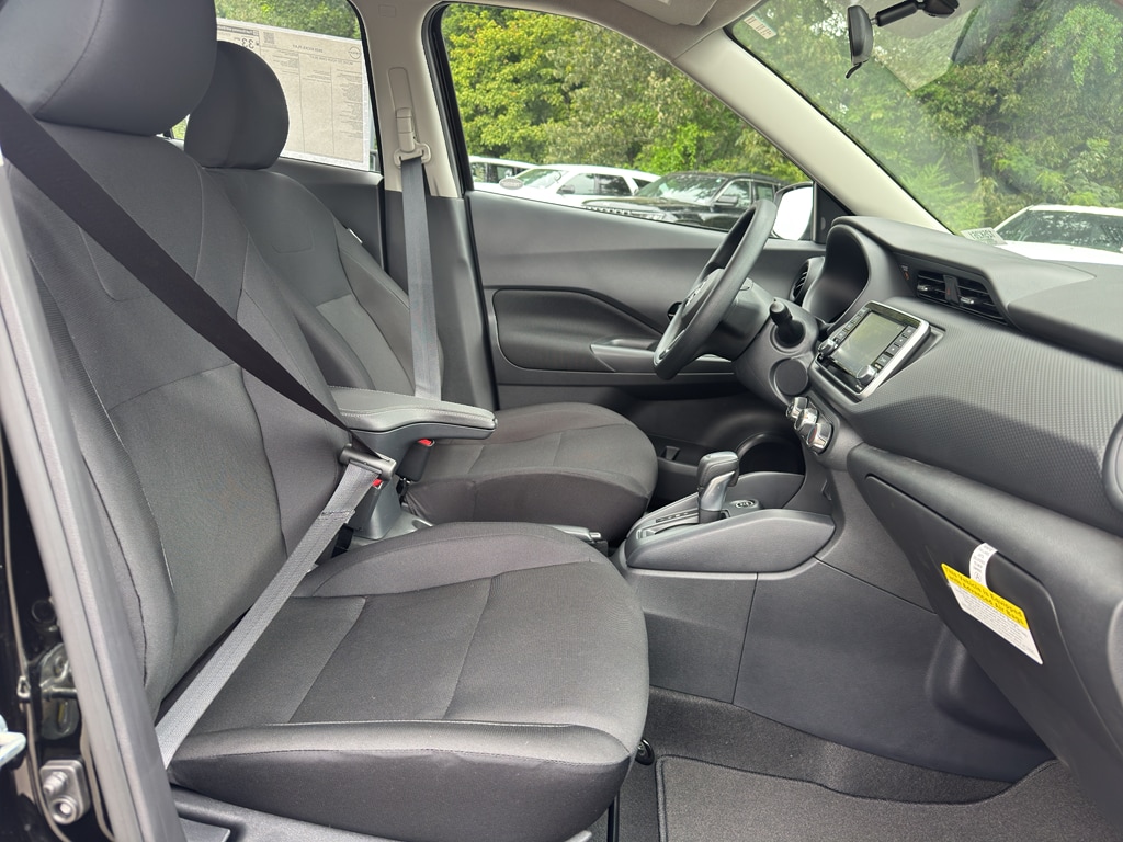 2025 Nissan KICKS PLAY Base - Photo 16