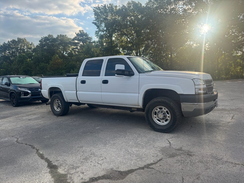 2005 Chevrolet Silverado 2500HD LT photo 3
