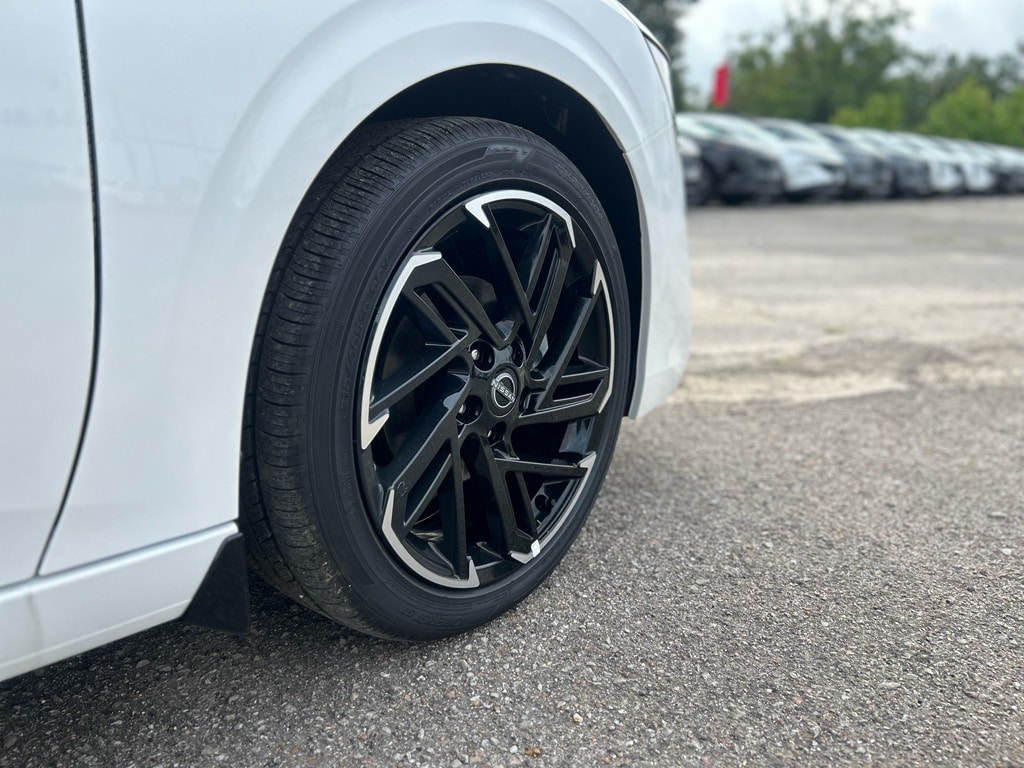 2026 Nissan Sentra SR - Photo 10