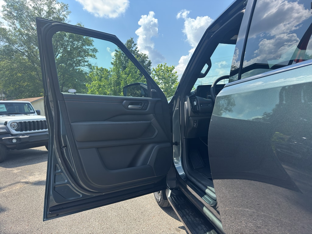 2025 Nissan Armada PRO-4X - Photo 19