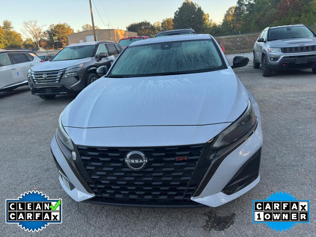 2023 Nissan Altima 2.5 SR photo 2