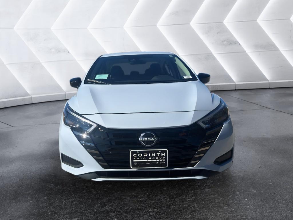 2025 Nissan Versa 1.6 SR photo 2