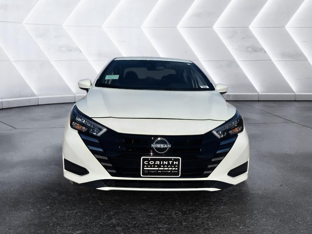 2025 Nissan Versa 1.6 SV photo 2